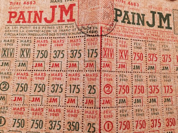 Des tickets de rationnement pour le pain, 1949 #Madeleineproject https://t.co/MzEgUN2vBZ